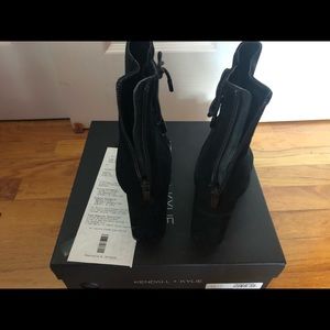 Kendall & Kylie blank suede boots